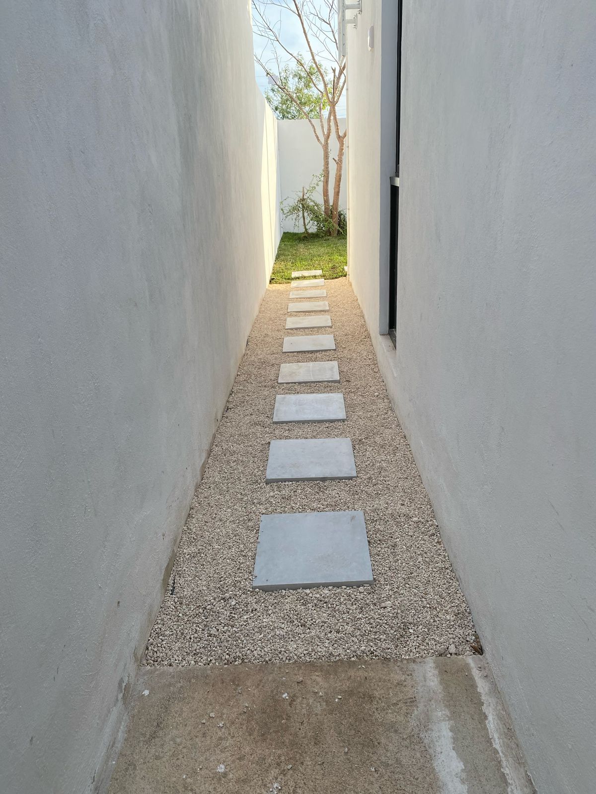Huellas de cemento blanco Cuadrada chica 20 x 20