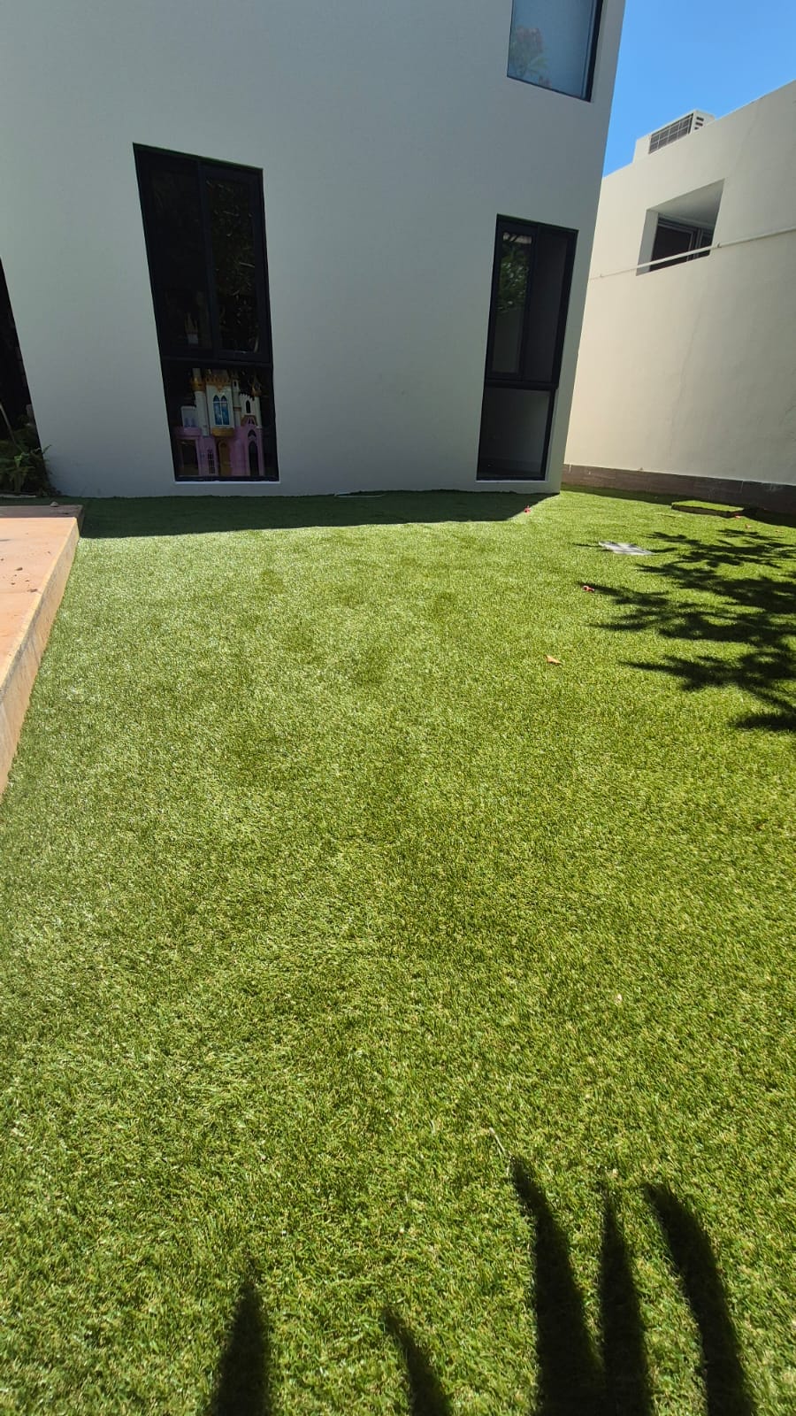 Pasto sintético de 25mm´con instalación